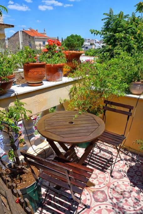 At The Foot Of Acropolis. Villa Athen Eksteriør billede
