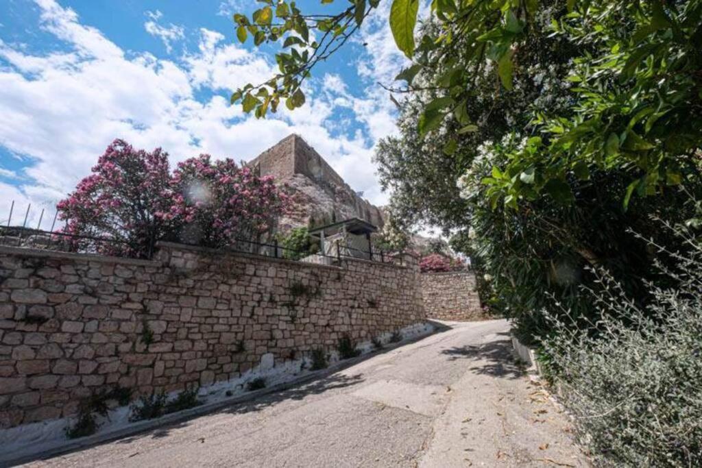At The Foot Of Acropolis. Villa Athen Eksteriør billede